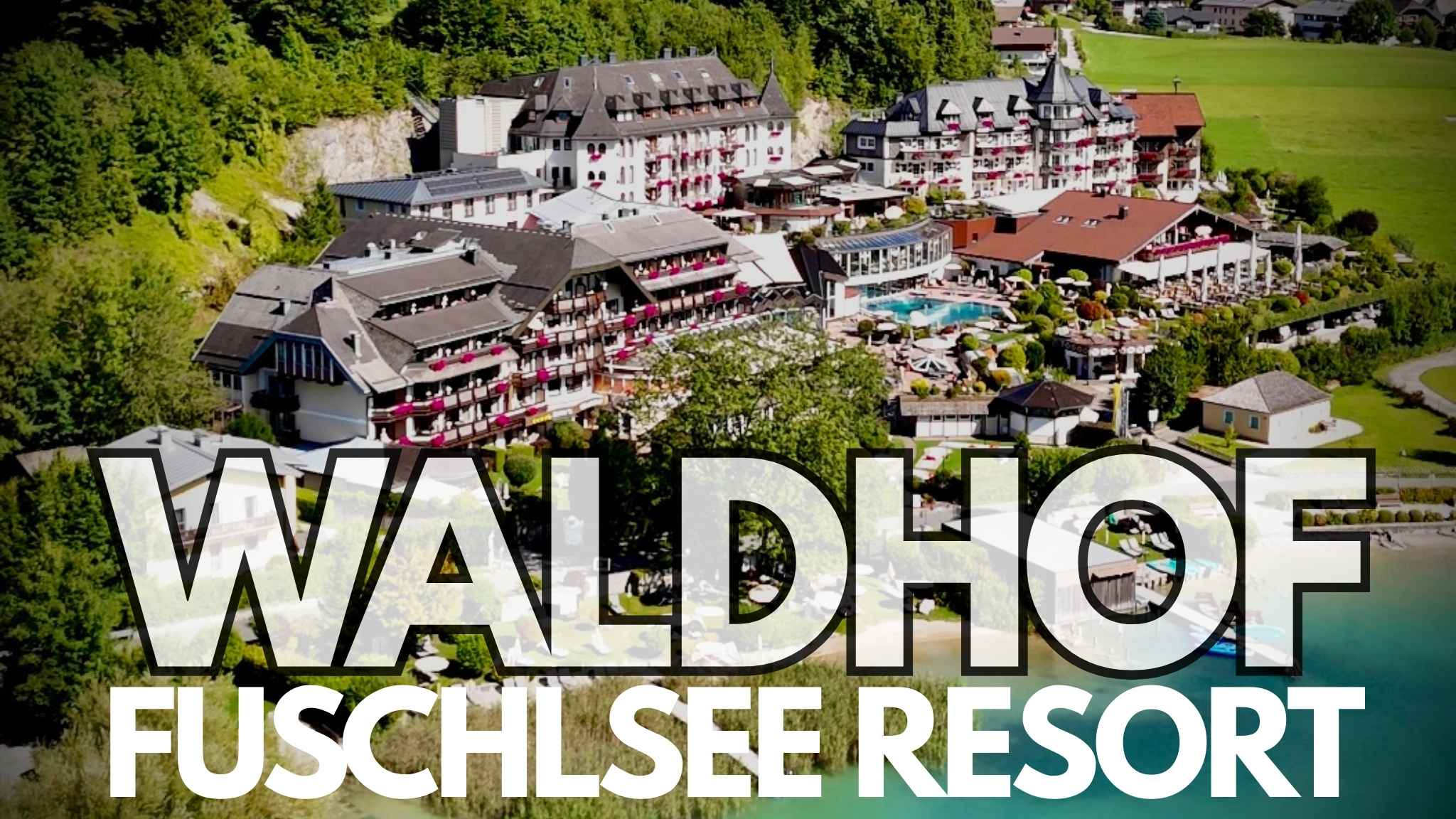 Ein Golfurlaub am Fuschlsee verbindet für uns von nun an sportliche Erlebnisse mit purem Genuss. Das Waldhof Fuschlsee Resort im wunderschönen Salzkammergut bietet die perfekte Mischung aus Wellness, Genuss und Golf – von entspannten Stunden im Spa bis hin zu abwechslungsreichen Runden auf erstklassigen Plätzen sowie entspannter Seeatmosphäre. Direkt am Hotel liegt der Golfclub Waldhof, ein 9-Loch-Platz mit Par 31, der dank kleiner Grüns und onduliertem Gelände überraschend anspruchsvoll ist. Unsere Empfehlung: mit dem Golfcart anreisen und danach auf der Waldhof Alm Irmis legendären Kaiserschmarren genießen. Für Golfer, die mehr Abwechslung suchen, warten in der Umgebung Spitzenplätze wie der Golfclub am Mondsee oder der Golfclub Altentann, beide Teil der Leading Courses of Austria. Ob Golfurlaub mit Wellness am Fuschlsee, entspannte Stunden am See oder sportliche Highlights im Salzburger Land– hier findet jeder Golfer sein persönliches Glück.